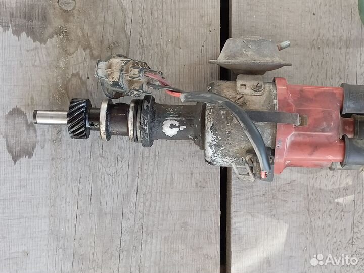 Трамблер на Форд Гранада 1983 гв 2,0 л