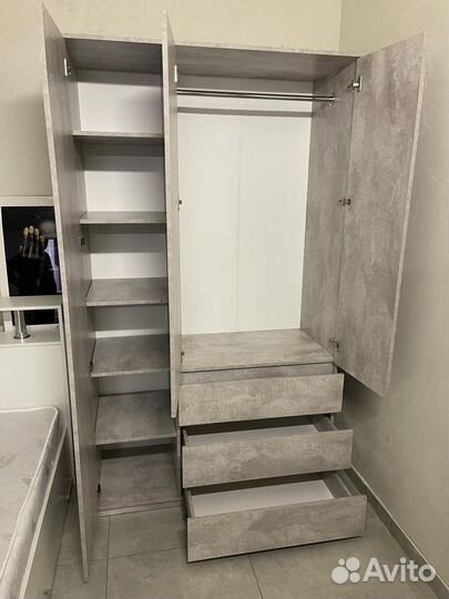 Шкаф 3 х створчатый