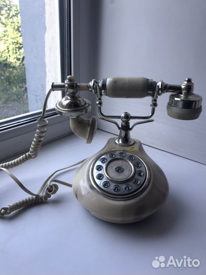 Винтажный телефон