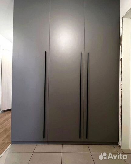 Шкаф с зеркалом, распашной