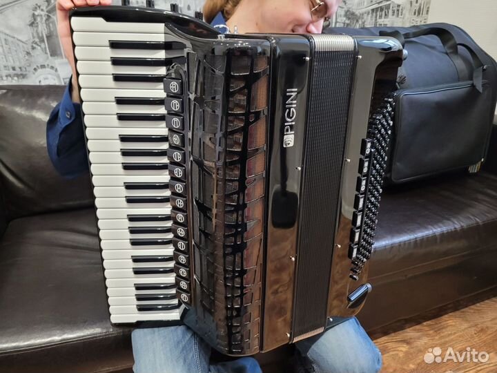 Супер мощный аккордеон Pigini,новый