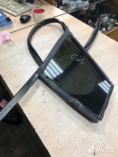 Стекло двери правое переднее peugeot 308