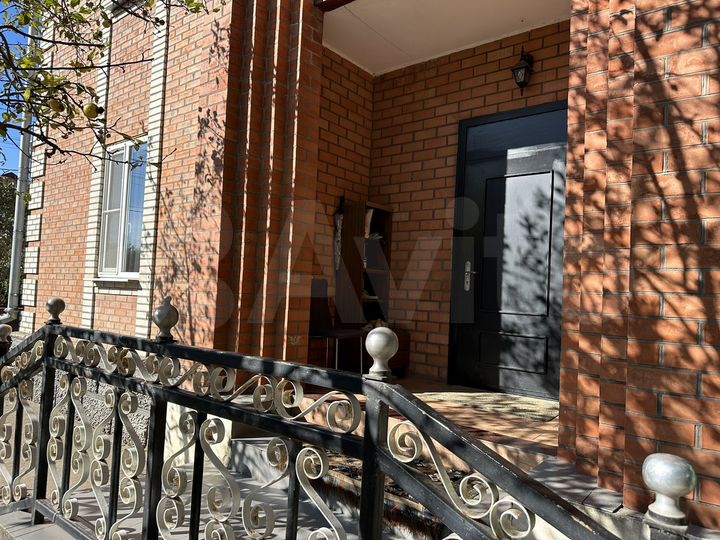 Дом 220 м² на участке 12 сот.