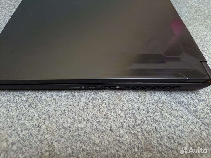 Игровой ноутбук 17.3 дюйма Gigabyte G7