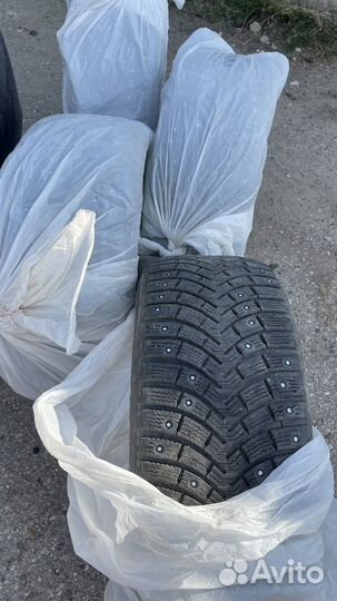 Michelin Latitude X-Ice 245/50 R18 104T