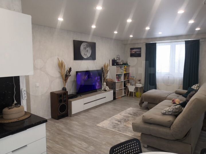 2-к. квартира, 54 м², 4/17 эт.