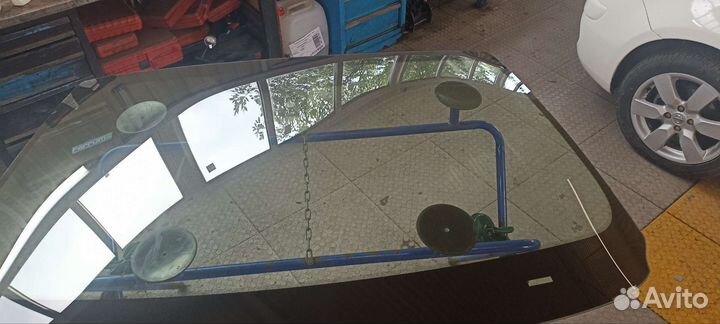 Б/у лобовое стекло BMW X6 F16