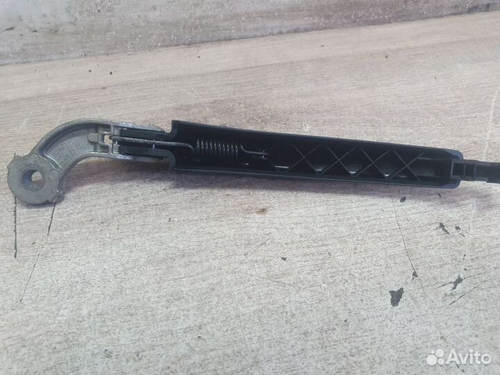 Поводок заднего дворника Ford Focus III (2011—2015