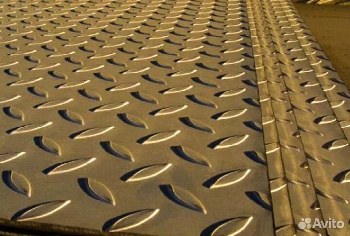 Лист металлически ромбический чечевичный рифленый