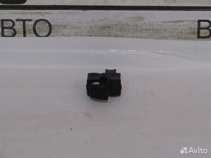 Кнопка стеклоподъемника задняя правая Hyundai