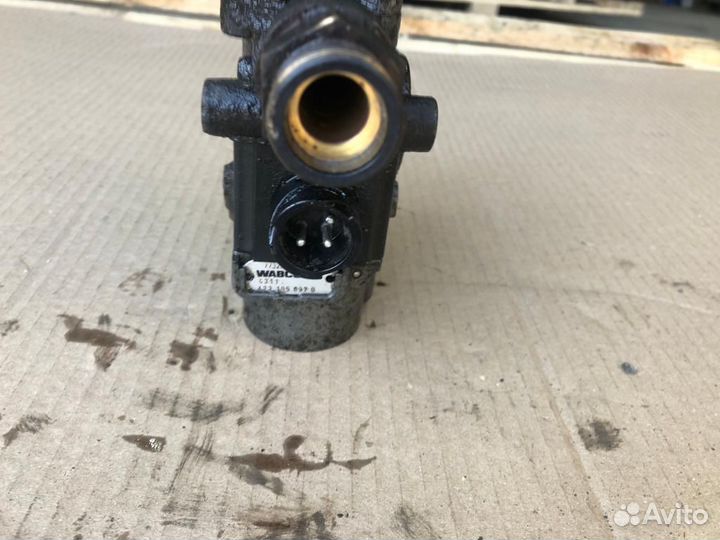 1453761 Кран ABS Scania