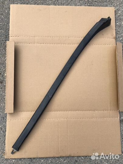 Водоотвод, молдинг лобового левый W167 GLE