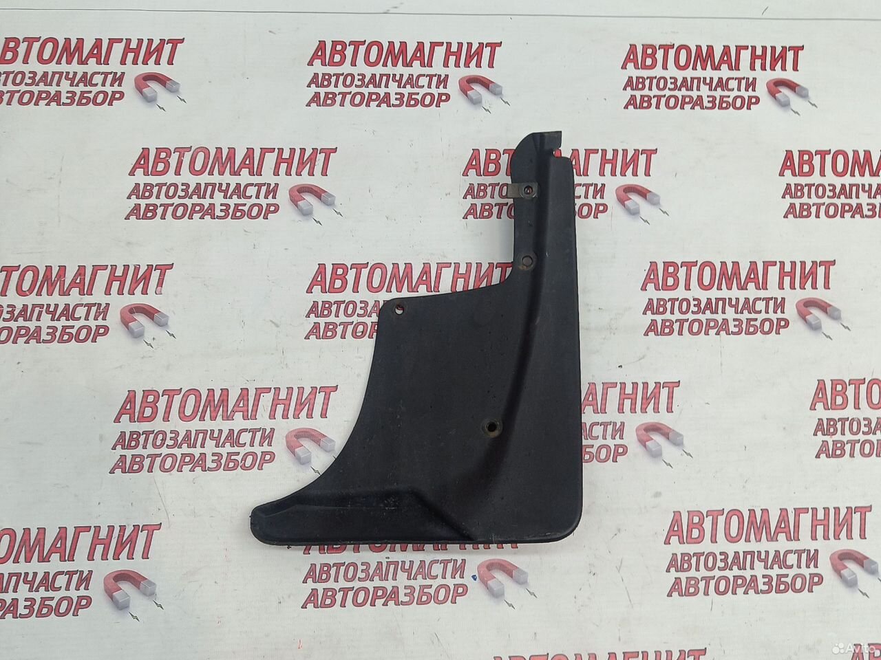 Брызговик задний левый Toyota Camry 70