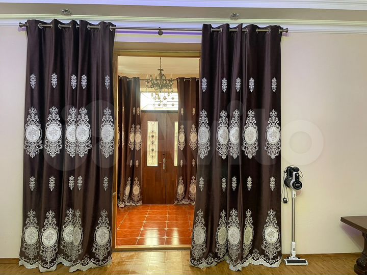 Дом 276 м² на участке 8 сот.