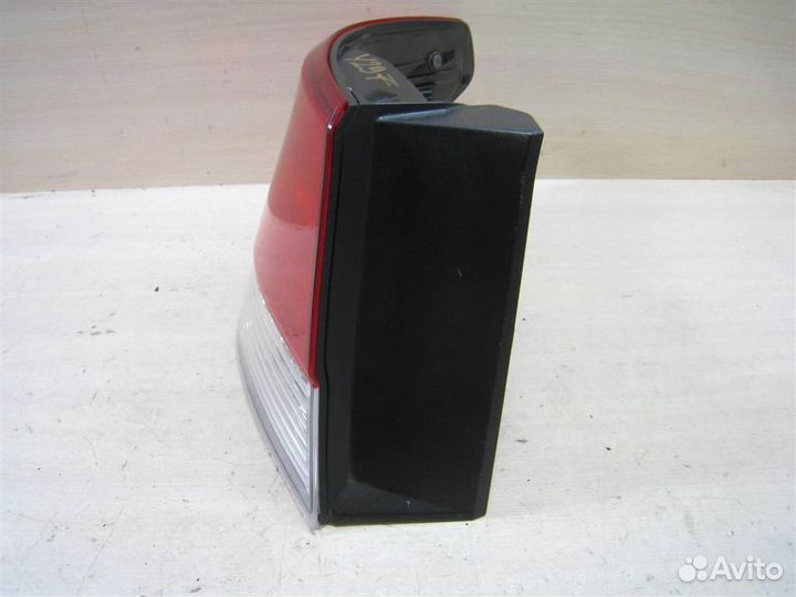 Фонарь задний наружный левый Subaru Legacy/ Outba