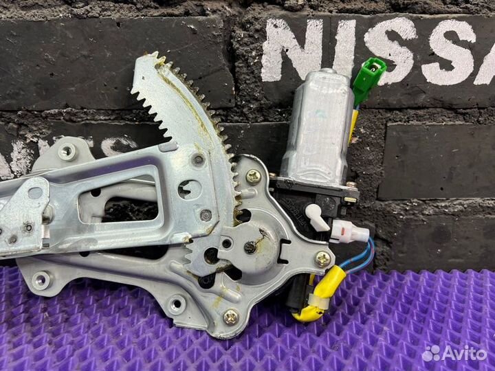 Стеклоподъемник задний правый Subaru Legacy