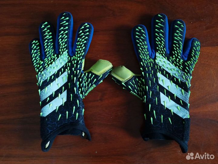 Перчатки adidas predator