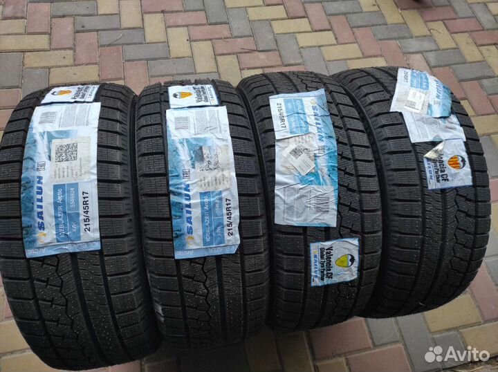 Sailun Ice Blazer Arctic 215/45 R17