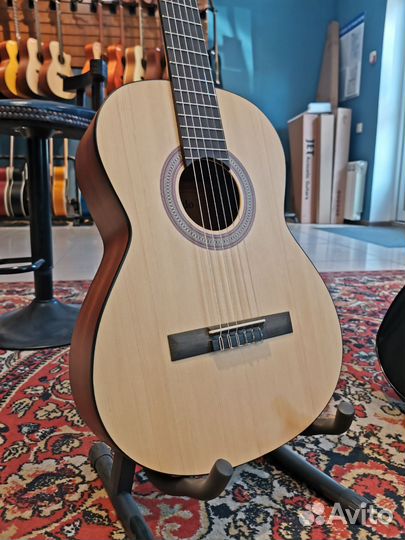 Гитара 3/4 классическая с чехлом Martinez