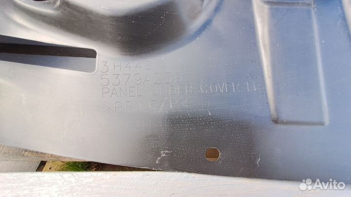 Пыльник переднего бампера lancer 10