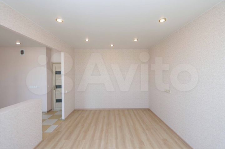2-к. квартира, 60 м², 4/18 эт.