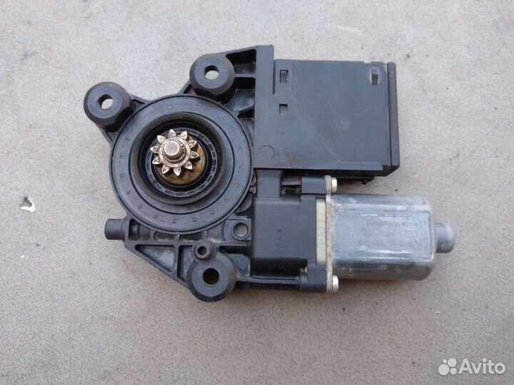 Моторчик стеклоподъемника для Renault Fluence