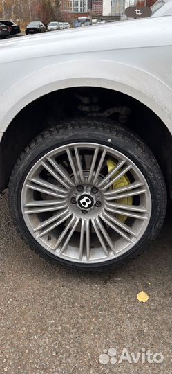 Pirelli Ice Zero 2 255/35 R20