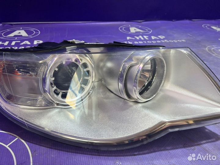 Фара рестайлинг галоген правая Volkswagen Touareg