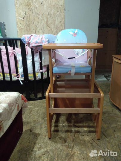 Детский стульчик для кормления деревянный