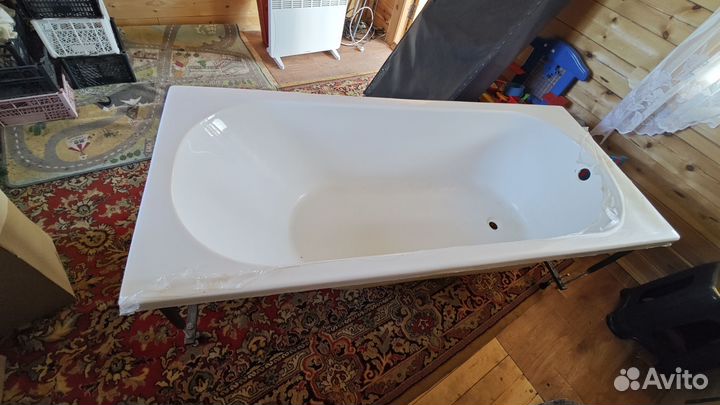 Ванна акриловая