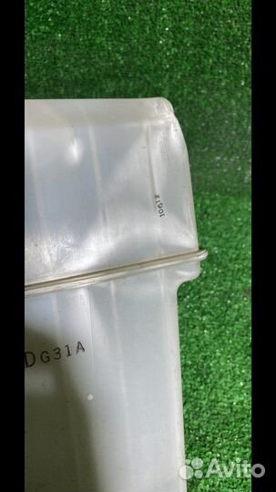 Бачок омывателя Mazda 6 1