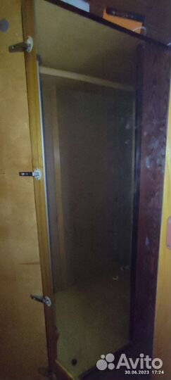 Шкаф советский лакированный