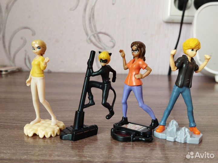 Фигурка леди Баг и супер кот kinder joy 2019