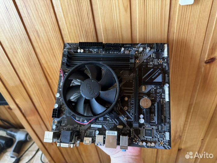 Материнская плата B365M с процессором i3 9100F