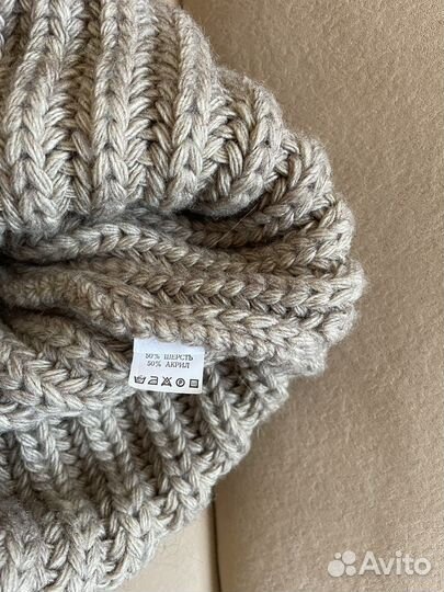 Женская шапка, шарф, снуд
