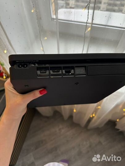 Игровая приставка ps4