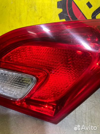 Фонарь задний внутренний задний правый Opel Astra