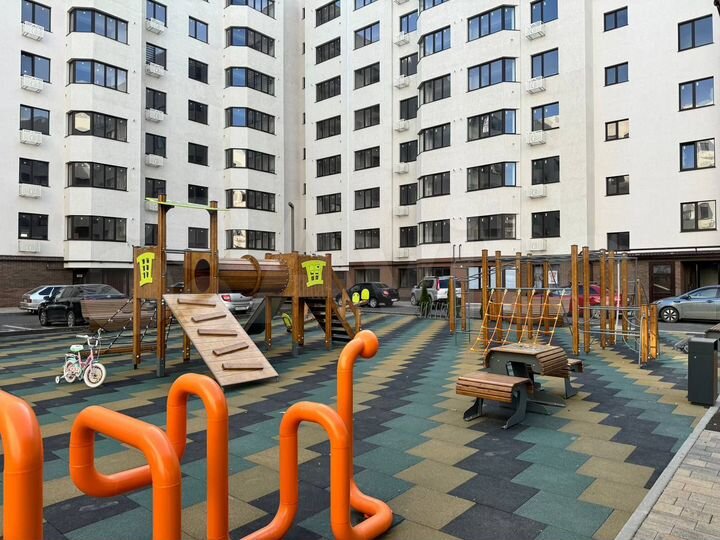 2-к. квартира, 69,8 м², 1/9 эт.