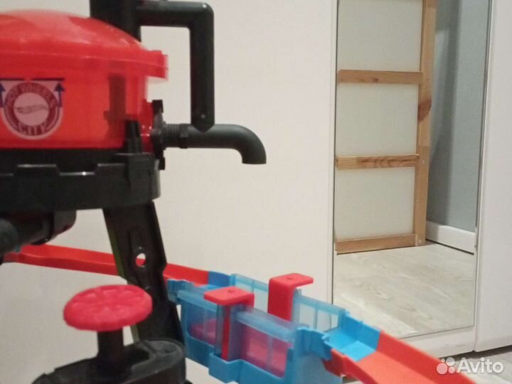 Трек хот вилс автомойка с крокодилом