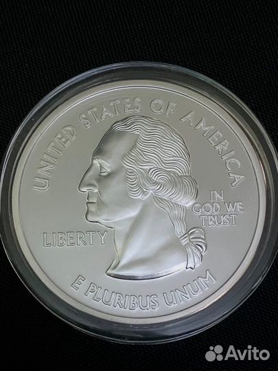 Медаль настольная В честь серии из 50 квотеров. сш