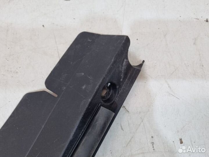 Пыльник крыла передний правый Toyota Rav4 50