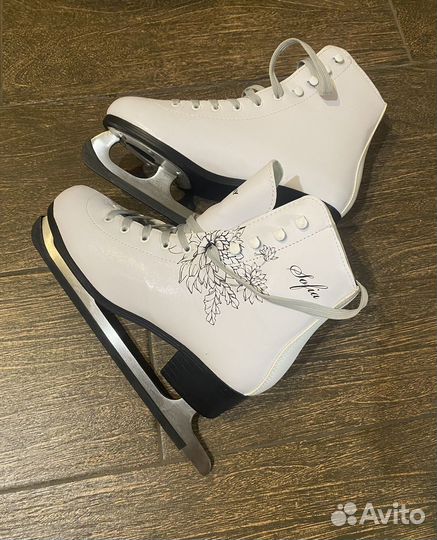 Коньки фигурные женские Nordway Sofia