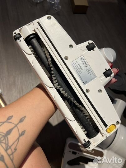 Пылесос ручной (handstick) DeLonghi