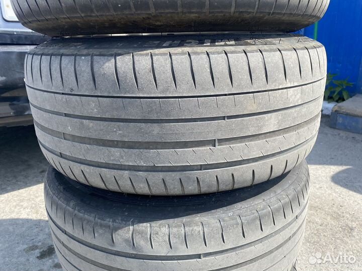 Michelin Pilot Sport 4 255/40 R19 100Y