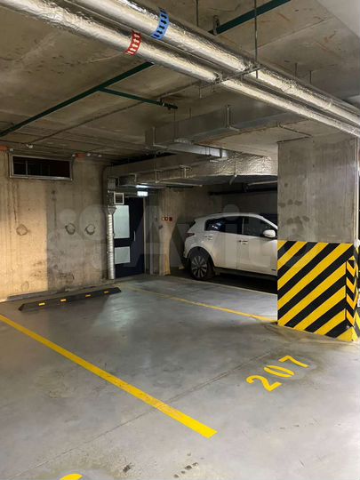 Машиноместо, 10 м²