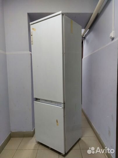 Встраиваемый холодильник Indesit (Италия)