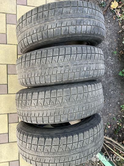 Bridgestone Blizzak Revo GZ 215/65 R16 98S