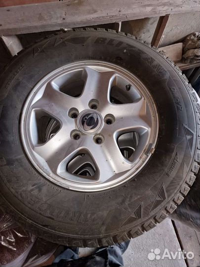 Зимняя резина Bridgestone blizzak dm-v2 диски r16