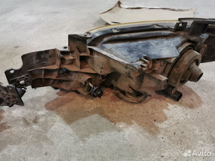 Фары mitsubishi outlander 2003г.в