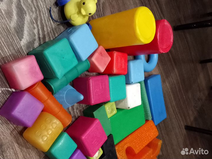 Кубики, конструктор, игрушки для песочницы